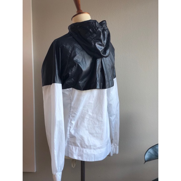 Nike black and white windbreak size S - Picture 2 of 5